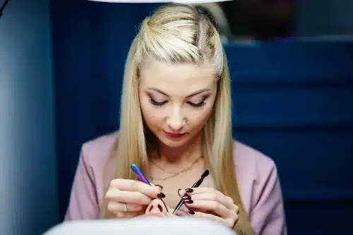 Stylizacja rzęs i brwi